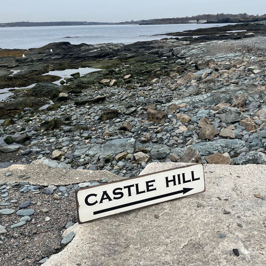 Castle Hill Arrow Sign, Left and Right